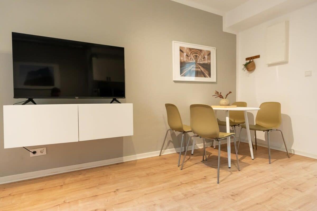 Hamburg City Apartment For 4 Bagian luar foto
